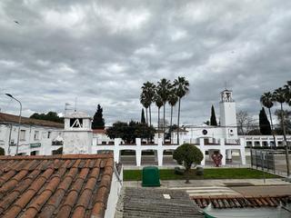 Casa adossada  Calle nuestra señora de las nieves. ?? tu hogar ideal a un paso de badajoz ??