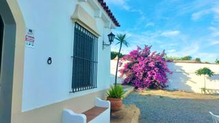 Chalet à Zafra. ¡chalet con piscina y zona de eventos en zafra! 3.000 m² para vi