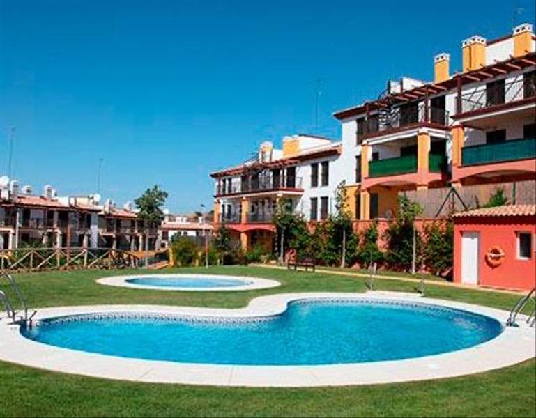 Foto 04cbf7d1-7c21-4f5e-9ff8-72017e6072a2. Apartamento vivienda en urbanización privada en la costa con pista de tenis y garaje en Ayamonte