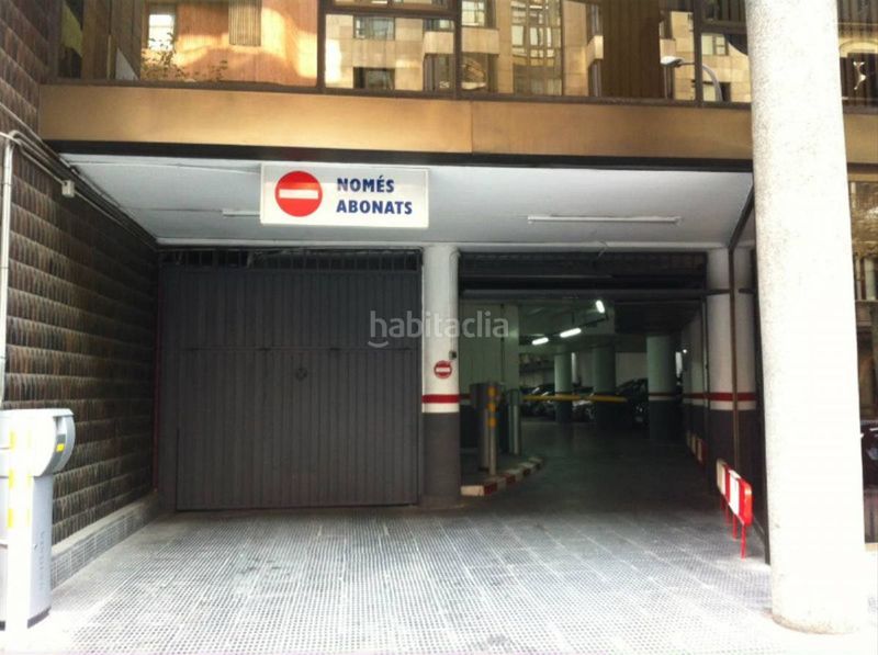 Foto cd244ec8-93b9-4a91-9666-feb3152ae51f. Rent car parking in carrer de mallorca 219 in L´Antiga Esquerra de l´Eixample Barcelona
