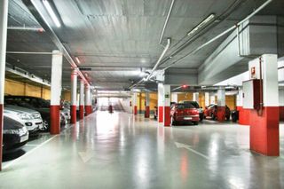 Alquiler Parking coche en Carrer sant pere d´abanto, 14. Alquiler plaza de aparcamiento