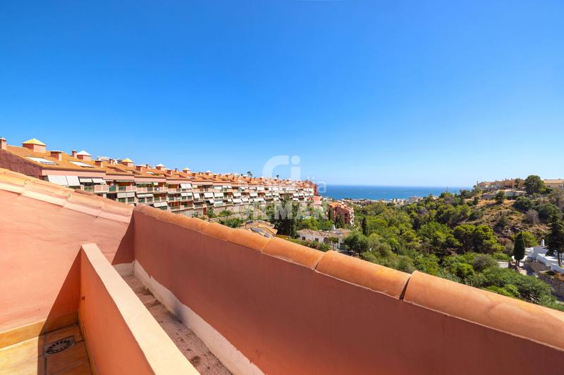 Foto 4213ab88-9f8c-43e0-acdc-ab71477d43a8. Duplex con riscaldamento parcheggio piscina in Torreblanca del Sol Fuengirola