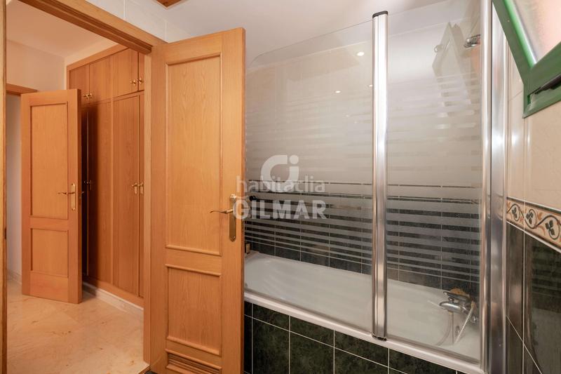Foto 8f12a08f-bdd5-4f57-ab53-08a742b41de9. Duplex con riscaldamento parcheggio piscina in Torreblanca del Sol Fuengirola