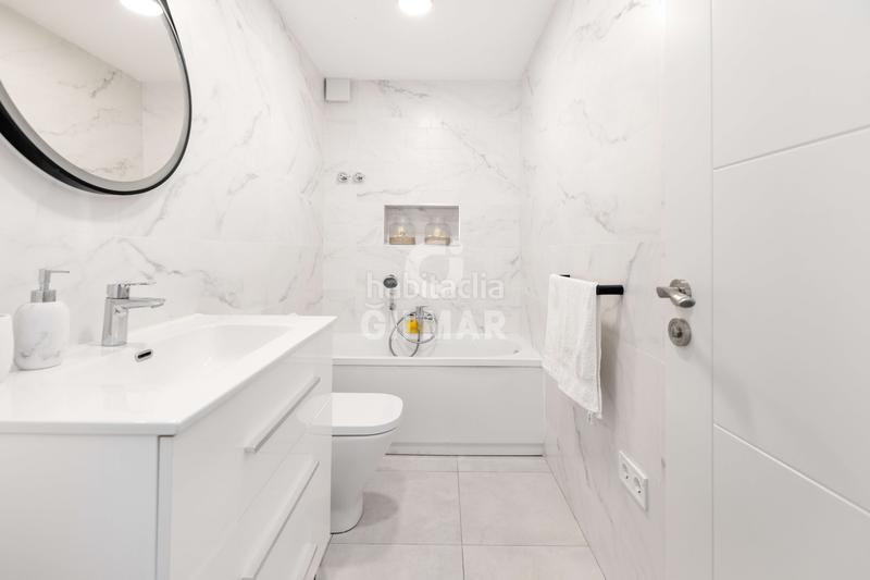 Foto f7aacb53-b47e-43df-bbbf-249b8b154a6e. Casa adossada amb calefacció a Arroyo de la Miel Benalmádena