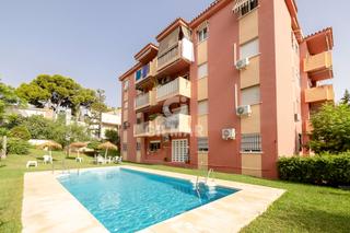 Appartement à El Bajondillo. En la zona centro de torremolinos se encuentra este piso de 87 m