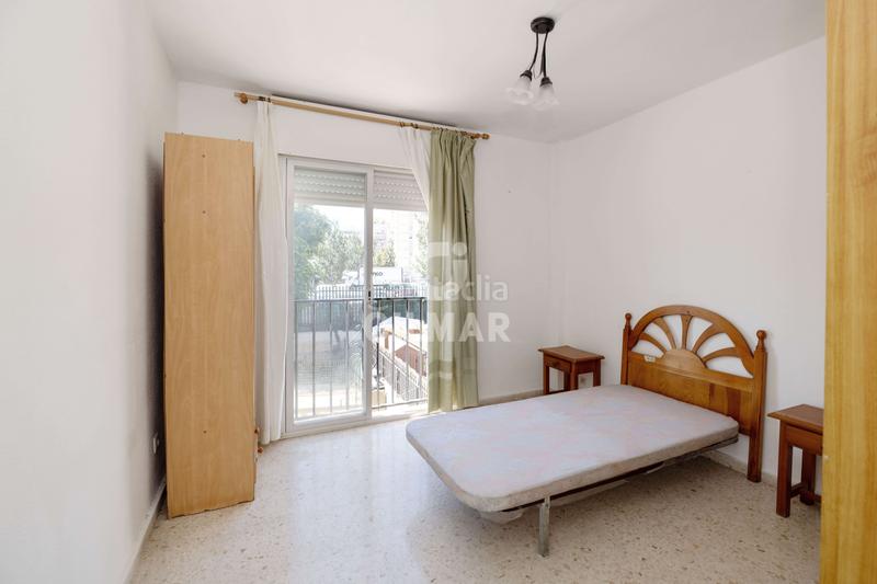 Foto 880f5832-28d1-45df-bfdb-8cf6df315cbe. Casa adossada amb piscina a Los Boliches Fuengirola