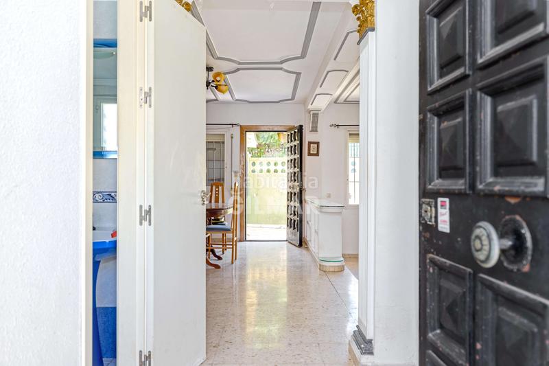 Foto a381138a-7858-4afe-bc65-93cd00a78da1. Casa adossada amb piscina a Los Boliches Fuengirola