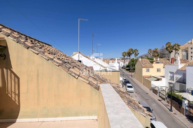 Foto fd9925b9-2b12-40a4-9df5-d5d74c1d5765. Casa adossada amb piscina a Los Boliches Fuengirola