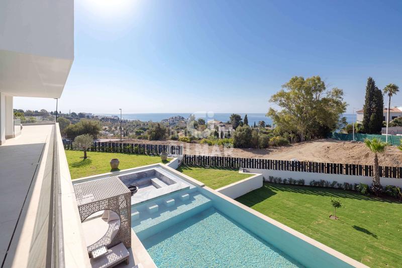 Foto f0aa7255-b064-4835-ba13-2067c00a8928. Chalet with heating parking pool in La Capellanía - El Higuerón Benalmádena