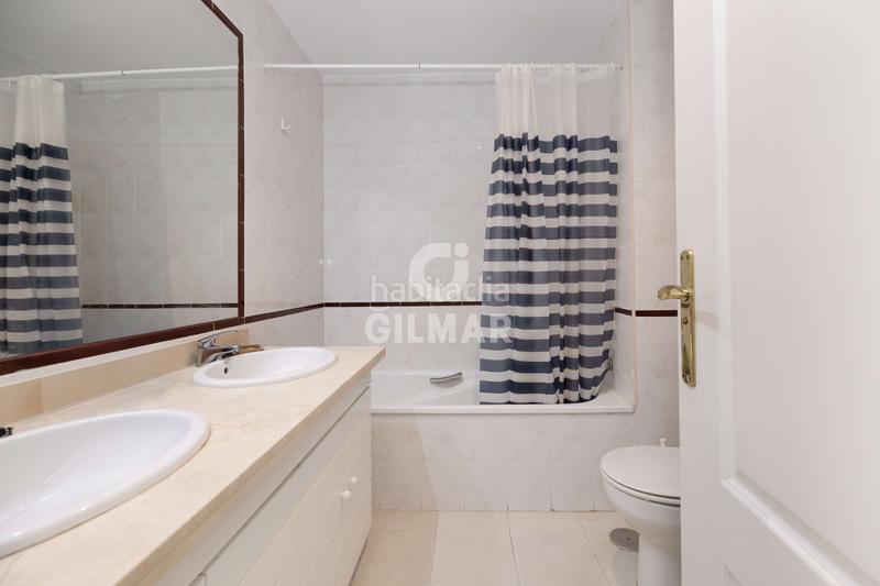 Foto 57c9f238-c5f8-4498-a56a-95afa7535be4. Pis amb calefacció aparcament piscina a Nueva Torrequebrada Benalmádena