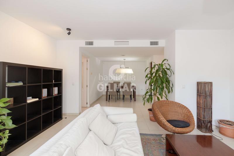 Foto ad2042cb-f2ea-494e-aba4-f4fd32e71e4d. Pis amb calefacció aparcament piscina a Nueva Torrequebrada Benalmádena