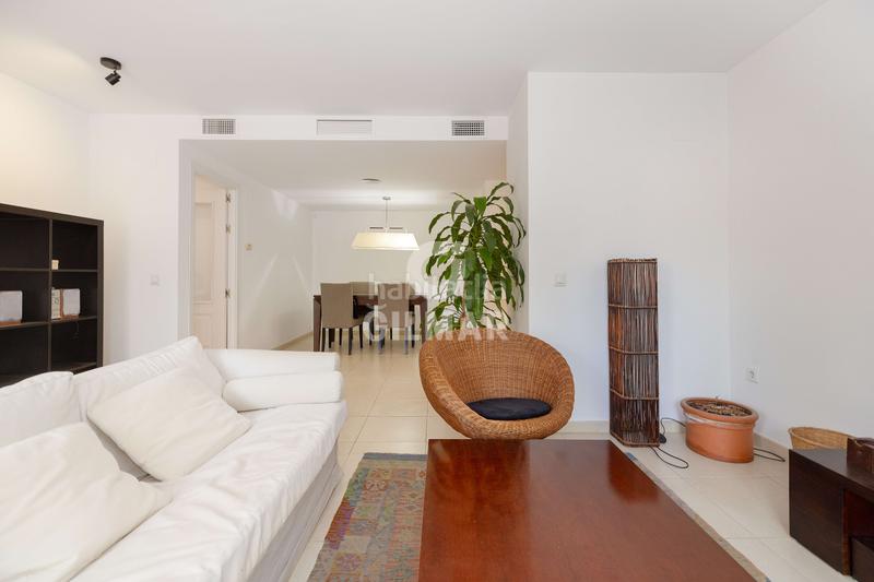 Foto db9b73ad-5700-4095-b75d-40632f93fd19. Pis amb calefacció aparcament piscina a Nueva Torrequebrada Benalmádena