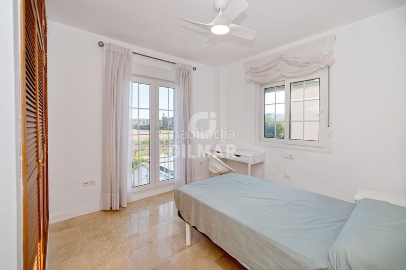 Foto 4bc8e245-edfd-4031-bd95-f020382e7b47. Casa aparellada amb calefacció aparcament piscina a Torremolinos