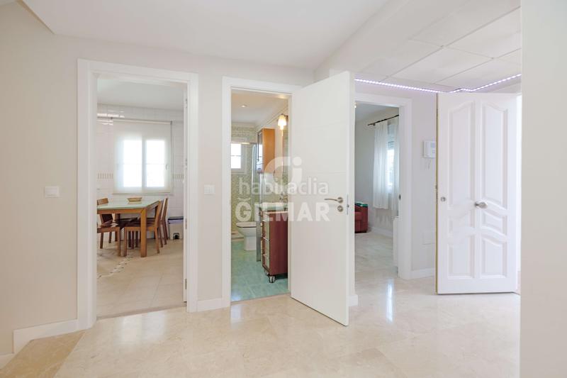 Foto 4c853247-25a5-4a46-8b5a-659cd72fd6e0. Casa aparellada amb calefacció aparcament piscina a Torremolinos