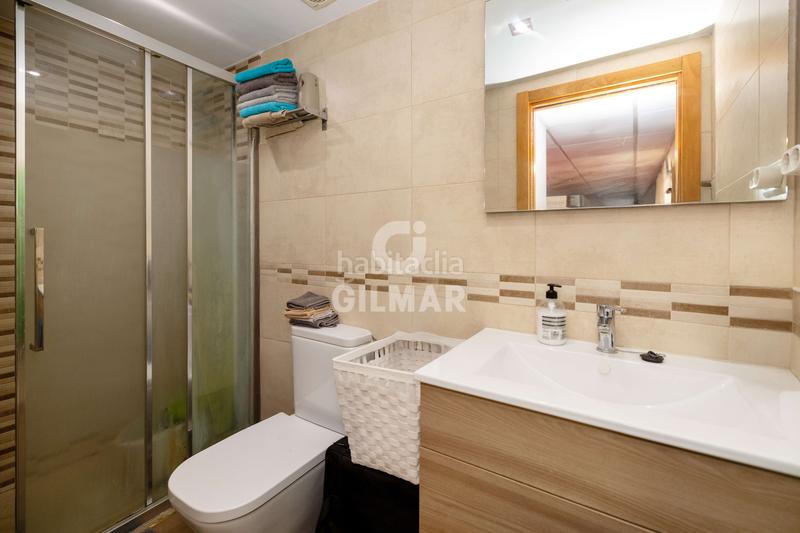 Foto 57efb39b-38f2-42fe-aadb-702fc84fa62e. Casa aparellada amb calefacció aparcament piscina a Torremolinos