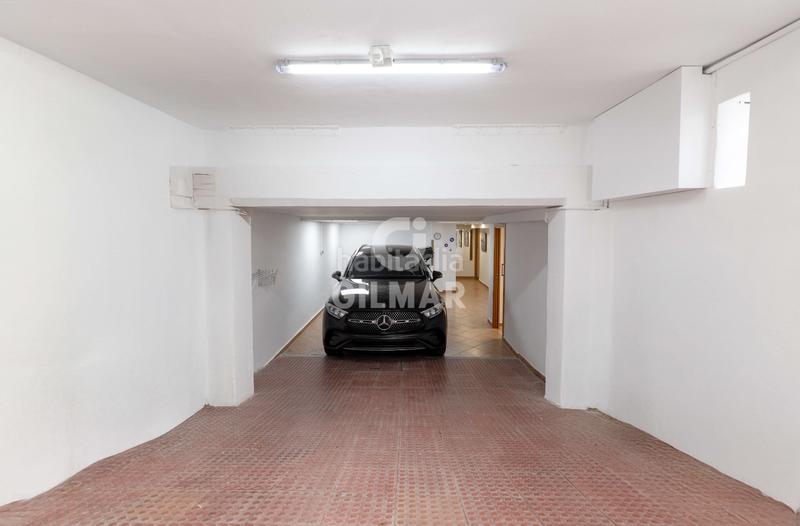 Foto 6db27c04-6e71-4b44-b275-775e19b57f64. Casa aparellada amb calefacció aparcament piscina a Torremolinos