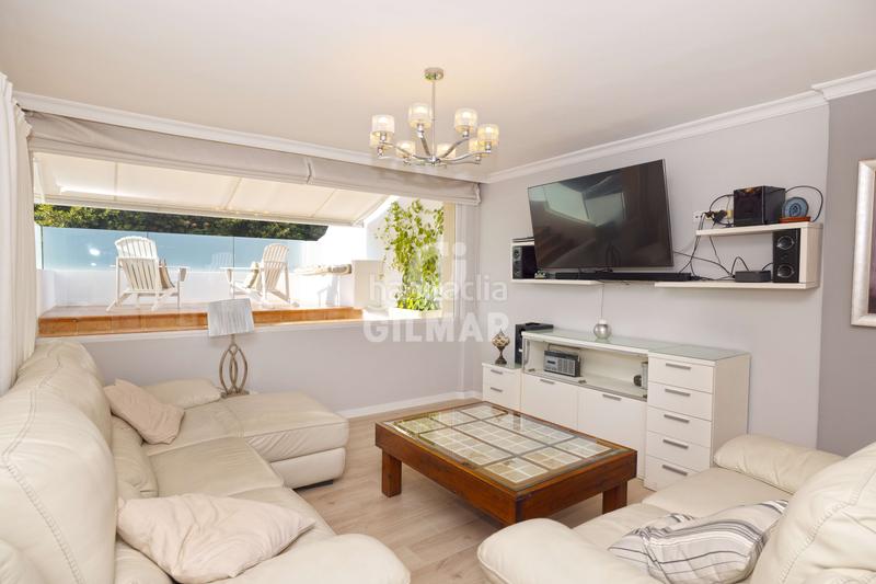 Foto b340deea-06e6-404e-a262-6ea5ed578a8b. Casa aparellada amb calefacció aparcament piscina a Torremolinos