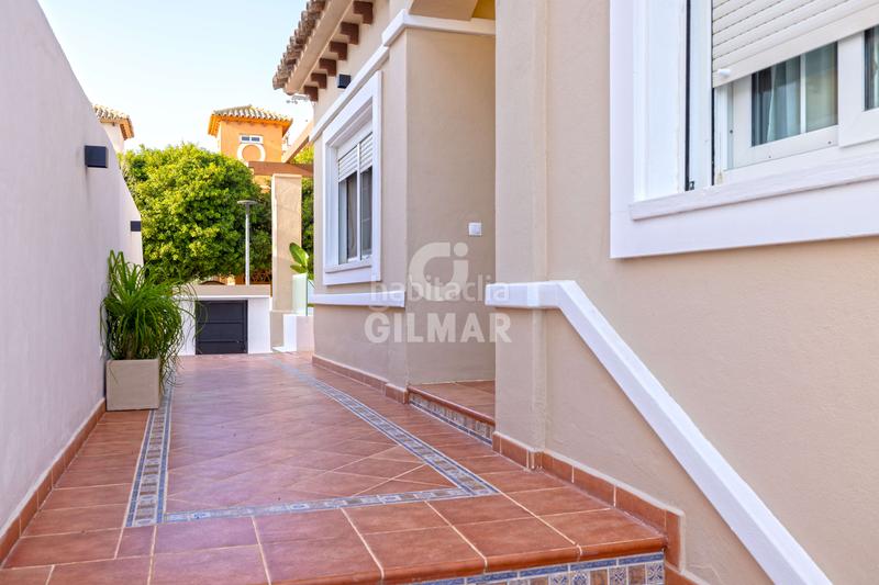 Foto b5d6d367-a446-41d4-a003-fa431381e2ef. Casa aparellada amb calefacció aparcament piscina a Torremolinos