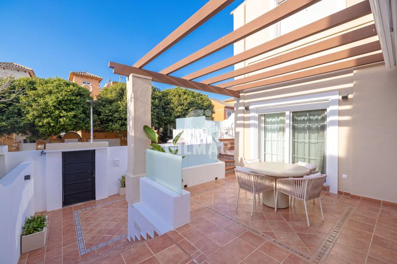 Foto bdc87ddf-cca8-4aa7-b0bf-a2dc84d91ebd. Casa aparellada amb calefacció aparcament piscina a Torremolinos