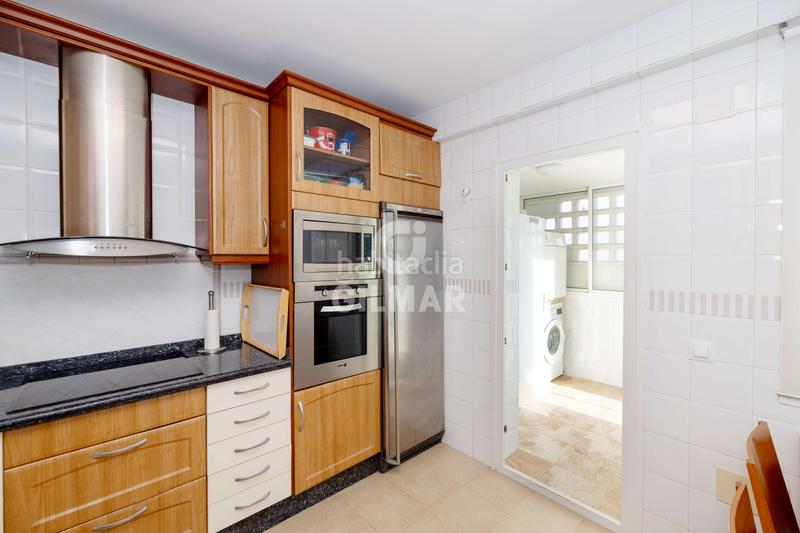 Foto c00d5d90-f9c3-433e-8875-5eb9e8622a9f. Casa aparellada amb calefacció aparcament piscina a Torremolinos