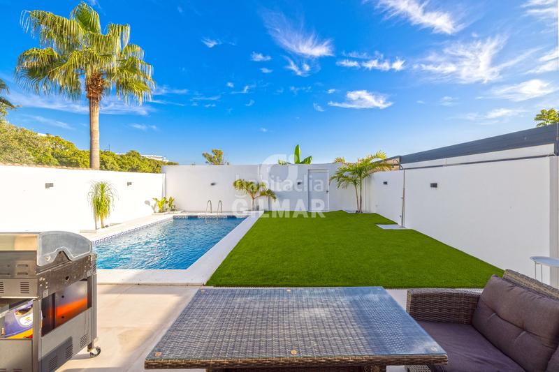 Foto d9ea412d-4a74-4450-a717-7bab0cffffac. Casa aparellada amb calefacció aparcament piscina a Torremolinos
