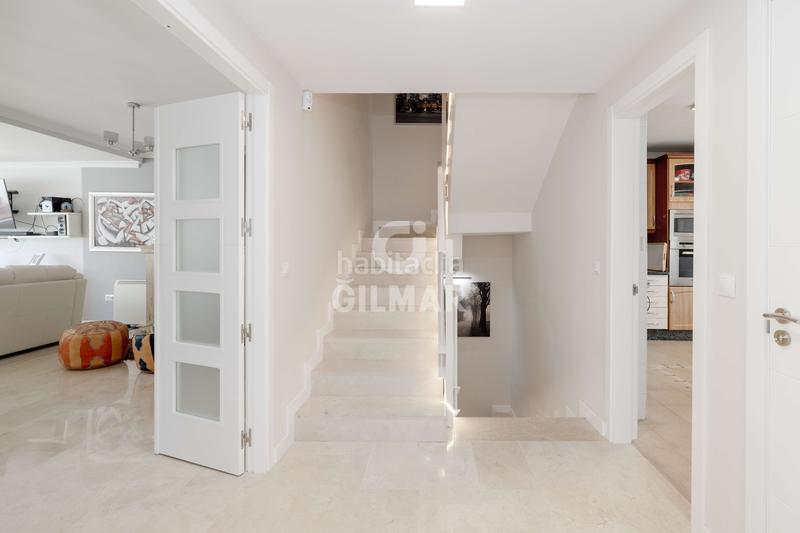 Foto e8e3b45d-486e-4844-8a57-e3ca53884e71. Casa aparellada amb calefacció aparcament piscina a Torremolinos