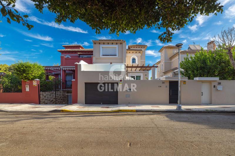 Foto fb0f0e8a-6421-4185-a83a-f80bc935bba3. Casa aparellada amb calefacció aparcament piscina a Torremolinos