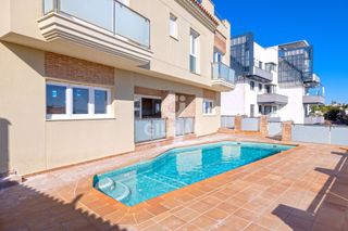 Pis a Montemar. Te presentamos este exclusivo piso en la vibrante zona de torrem