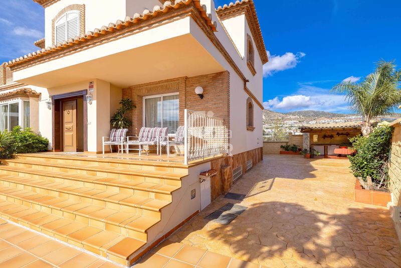 Foto d185f51e-a6e2-404b-a416-4be8fe0f7b6e. Xalet amb calefacció piscina a Cortijo Torrequebrada Benalmádena