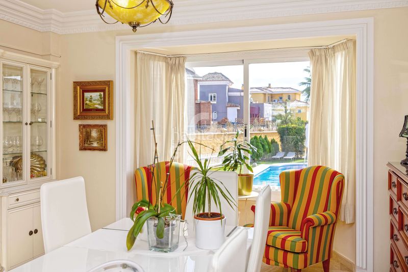 Foto f611ed18-f012-41ab-9cd0-6ab774e09335. Xalet amb calefacció piscina a Cortijo Torrequebrada Benalmádena