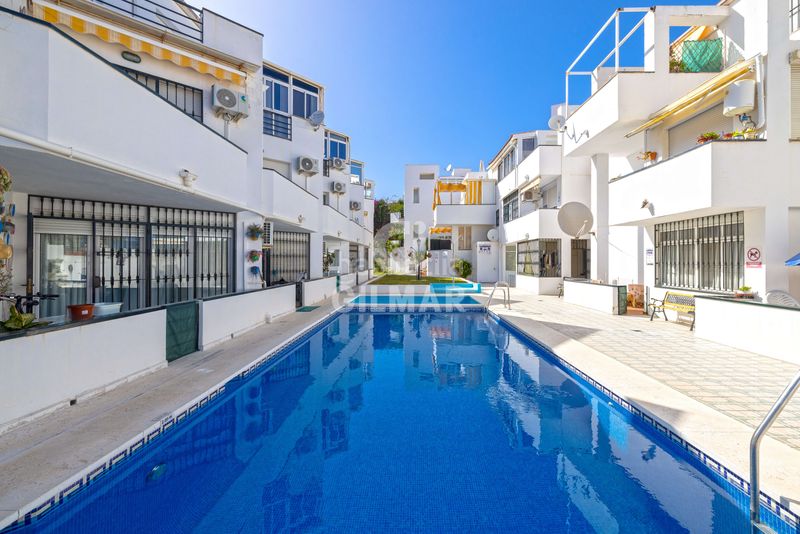 Foto c3690bc3-e54e-4eb3-b197-8c48de689baa. Pis amb aparcament piscina a Montemar Torremolinos