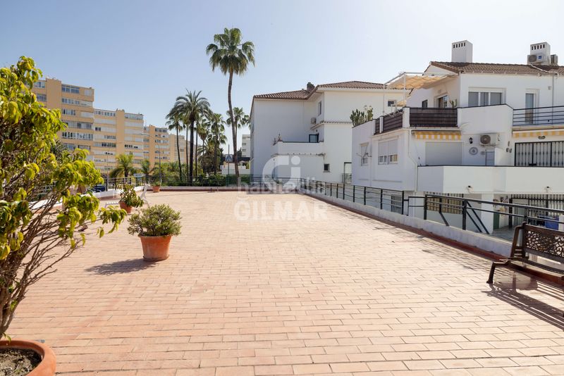 Foto f784e4a2-a645-4130-ba12-1567a5a71f47. Pis amb aparcament piscina a Montemar Torremolinos