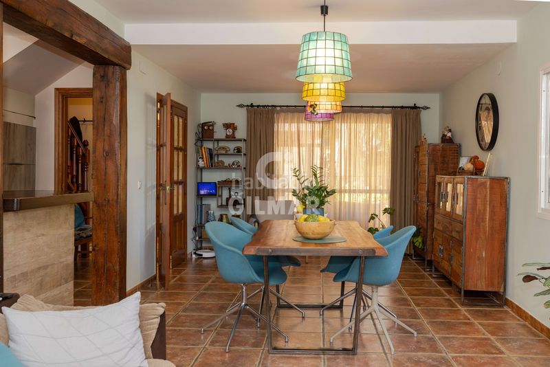 Foto 8cbf82fd-11e8-4bd6-9911-72587a0f0493. Casa adossada amb calefacció piscina a Los Ríos Mijas