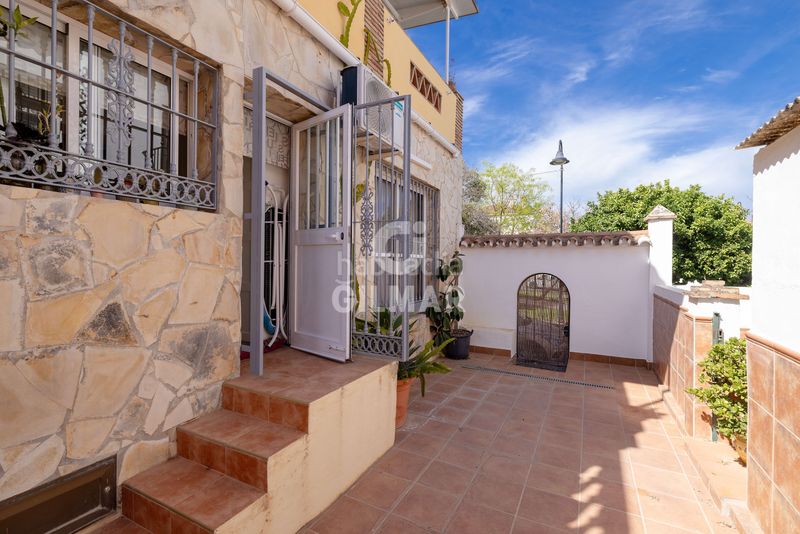 Foto dbe1781f-cd4c-497e-93ac-e547f95dc527. Casa adossada amb calefacció piscina a Los Ríos Mijas