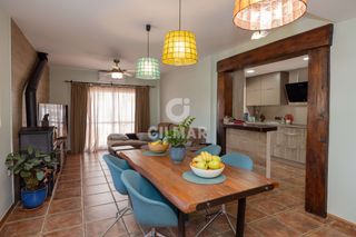 Reihenhaus in Los Ríos. Se vende magnífico chalet adosado en la zona de doña ermita, en