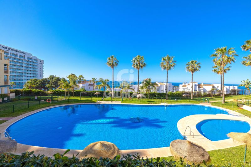 Foto ab24ab91-93e7-4fd4-addf-fe60ec7a72f4. Pis amb calefacció aparcament piscina a Hacienda Torrequebrada Benalmádena
