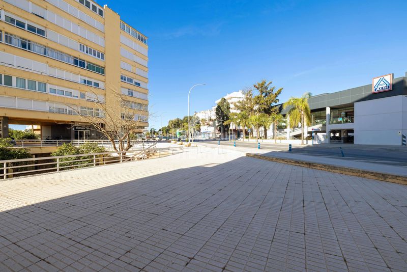 Foto 5376f93c-6274-4c8d-9243-d5ab391860a5. Pis amb calefacció a Montemar Torremolinos