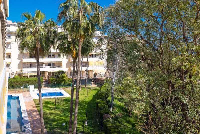 Foto b2884e0d-b40c-4e9b-9baa-eb0dab920582. Pis amb aparcament piscina a Arroyo de la Miel Benalmádena