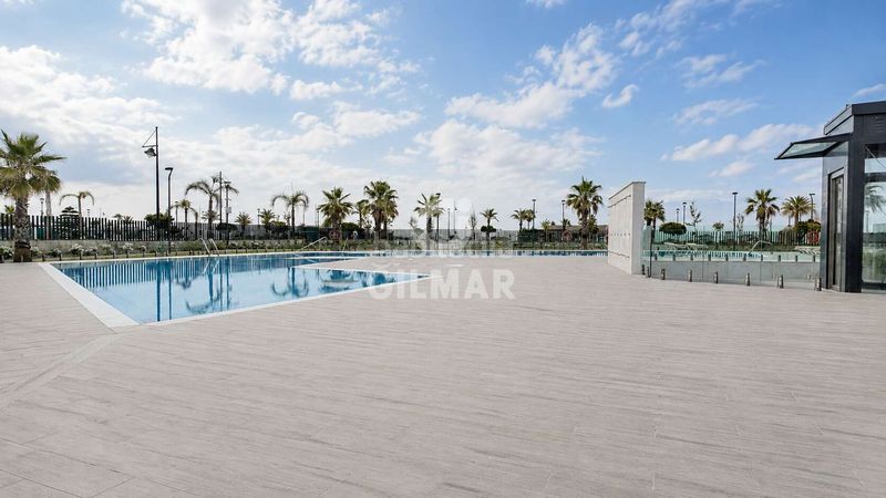 Foto b835dc27-5565-4a84-9ed2-37a5103d0653. Pis amb calefacció aparcament piscina a Los Álamos Torremolinos