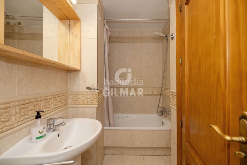 Foto 0c04c817-7621-4aeb-827f-b9d0a47a5fb8. Edifici a La Carihuela - Los Nidos Torremolinos