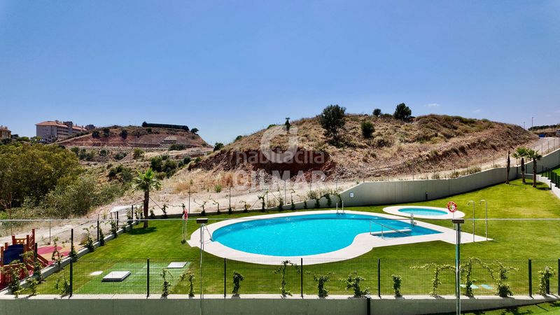 Foto 57a45768-488e-47e7-a0cf-6967bd408e0b. Pis amb calefacció aparcament piscina a Torreblanca del Sol Fuengirola