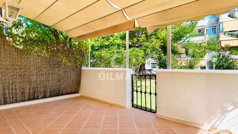 Foto 5d6d39ee-efff-44eb-9136-078926a706cc. Casa adossada amb calefacció aparcament piscina a Fuengirola