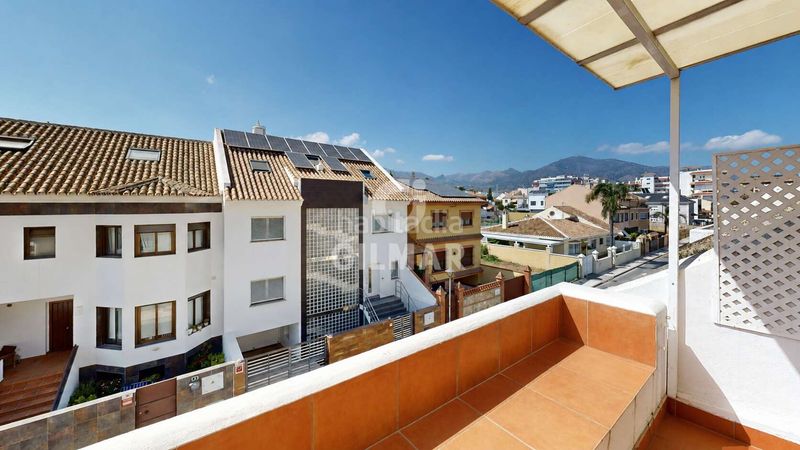 Foto a06b160e-5463-41df-8a7a-d19b74f1a012. Casa adossada amb calefacció aparcament piscina a Fuengirola