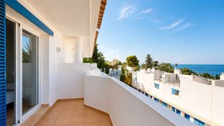 Maison jumelée à Torremuelle. Descubre este espectacular chalet adosado situado en la exclusiv