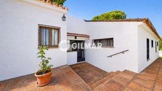 Chalet en Mijas pueblo. En el tranquilo enclave de la carretera de mijas  baja, una de l