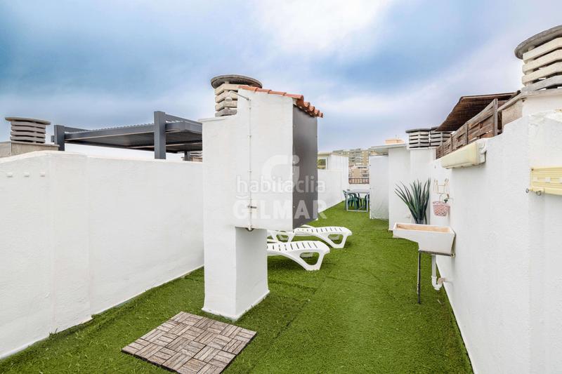 Foto e21cad22-2179-481a-9099-fb8467c01a22. Ático oportunidad única para quienes buscan invertir en una propiedad con gran potencial de rentabilidad en el corazón pue en Fuengirola