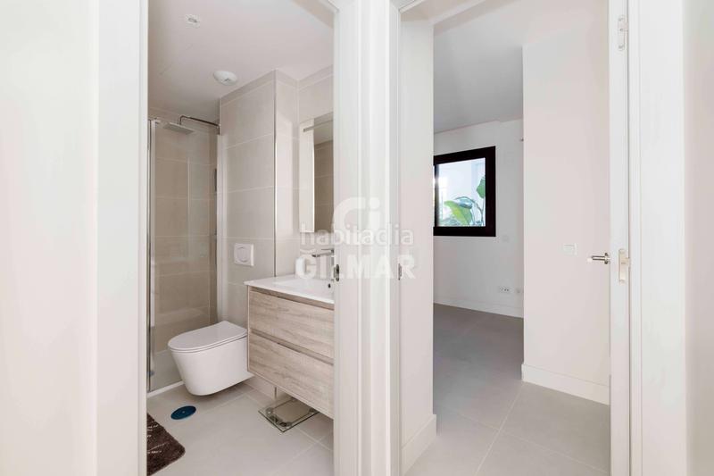 Foto 7e65ec91-d05a-40c5-bcd4-45a830e87583. Flat with heating parking pool in Las Gaviotas - Carvajal Fuengirola