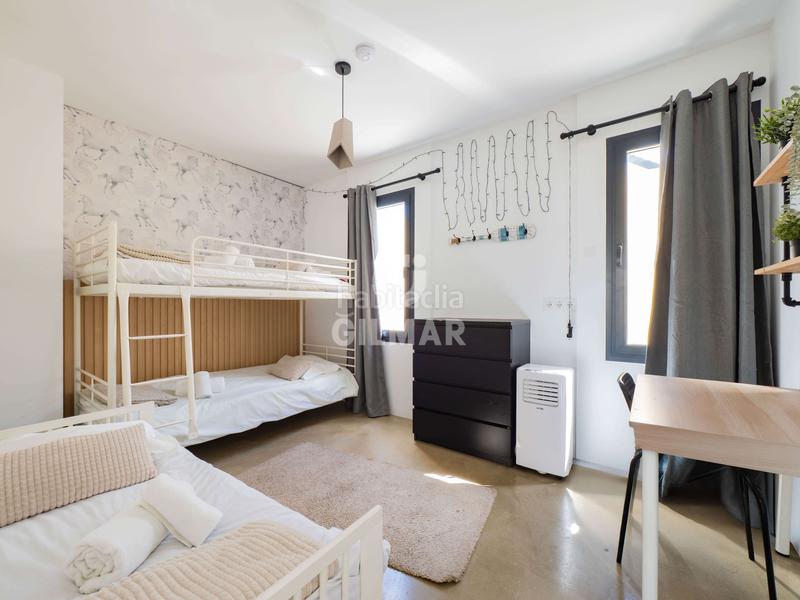 Foto 10dba3e3-a7eb-488b-b3ee-dbe70f76b24f. Chalet magnífico chalet de 5 dormitorios ubicado en el encantador barrio de arroyo de la miel . este majestuoso chalet inde en Benalmádena