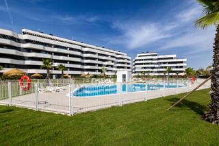 Pis a Los Álamos. Te presentamos este exclusivo piso situado en torremolinos, a ta