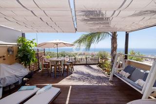 Apartament a Santangelo. Esta magnífica vivienda en planta baja disfruta de una gran terr